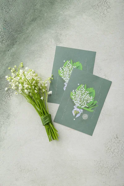 Hermosas Flores Lirio Del Valle Tarjetas Felicitación Sobre Fondo Claro — Foto de Stock