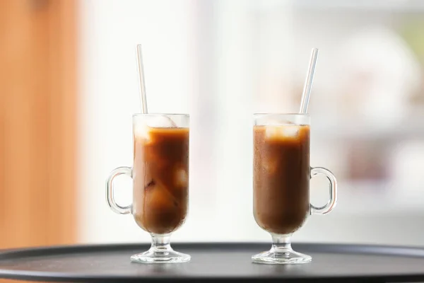 Gläser Leckeren Eiskaffees Auf Dem Tisch — Stockfoto