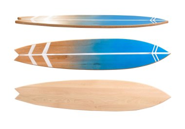 Beyaz arka planda tahta sörf tahtasının farklı görünümü
