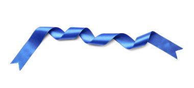 Beyaz arkaplanda mavi kurdele