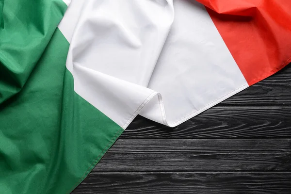 Italian Flag Dark Wooden Background Closeup — Stock Photo, Image