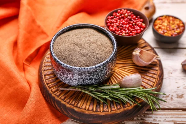 Bord Met Verschillende Soorten Peper Houten Ondergrond — Stockfoto