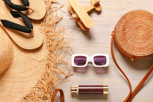 Set Beach Accessories Sunglasses Wooden Background — Stock Photo, Image