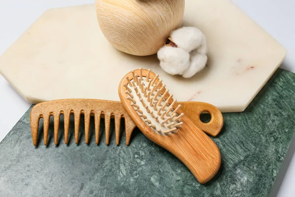 Composition Hair Comb Brush Color Background — Stock Photo, Image