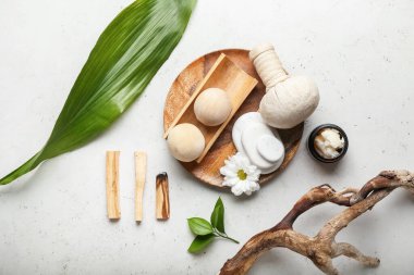 Işık arkaplanındaki güzel spa kompozisyonu