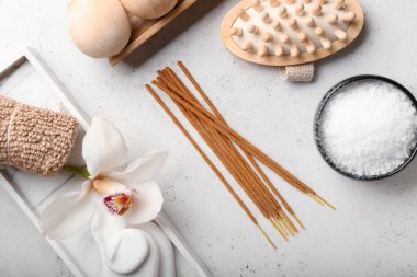 Işık arkaplanındaki güzel spa kompozisyonu