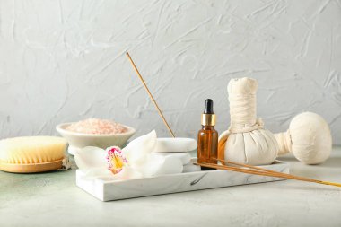 Masadaki güzel spa kompozisyonu