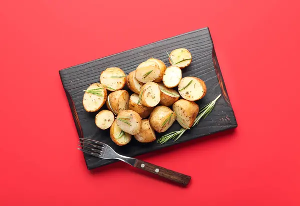 Bordo Con Patate Forno Sfondo Colore — Foto Stock