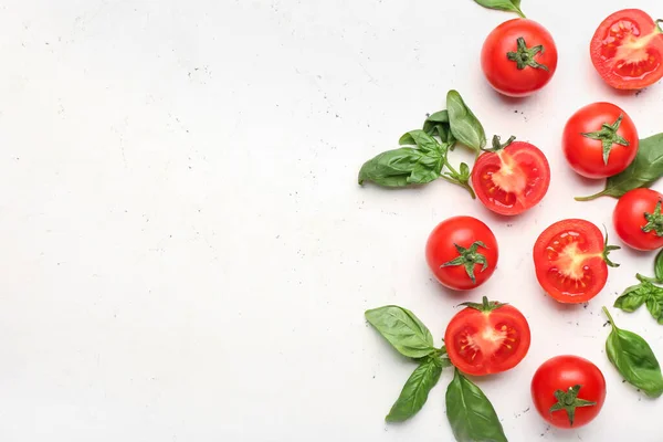 Fresh Ripe Tomatoes Basil Leaves Light Background — Stock Photo, Image