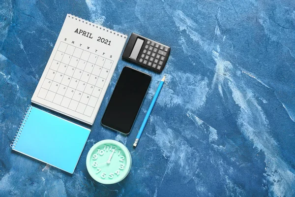 Flip Paper Calendar Stationery Alarm Clock Mobile Phone Color Background — Stock Photo, Image