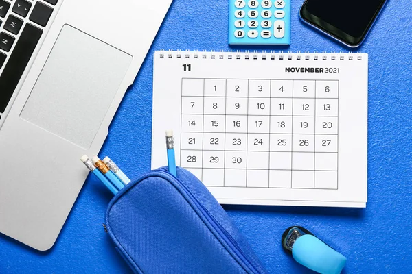 Flip Paper Calendar Stationery Laptop Color Background — Stock Photo, Image