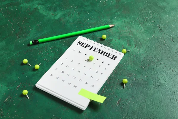 Flip Paper Calendar Pencil Pins Color Background — Stock Photo, Image