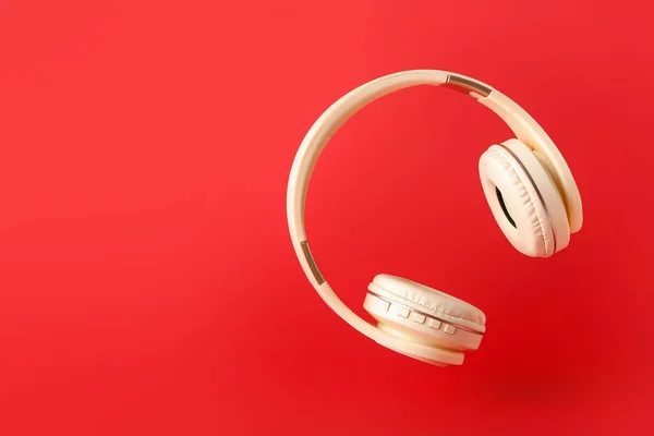 Nowoczesne Słuchawki Kolorowym Tle — Zdjęcie stockowe