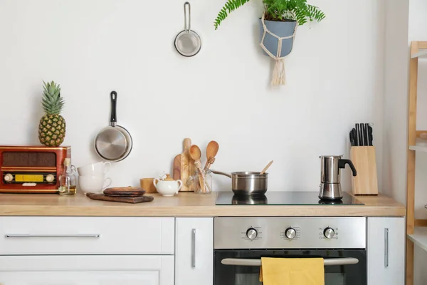 Сучасна Електрична Плита Посуд Кухні — стокове фото
