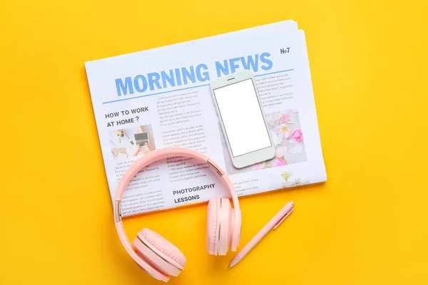 Composition Newspaper Mobile Phone Color Background — Stock Photo, Image