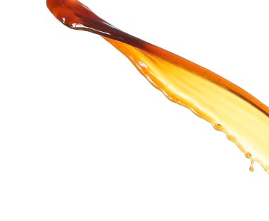 Beyaz arka planda kahve damlası