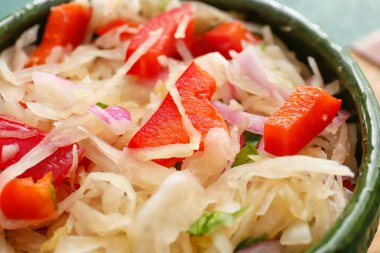 Lezzetli lahana turşusu, yakın plan.