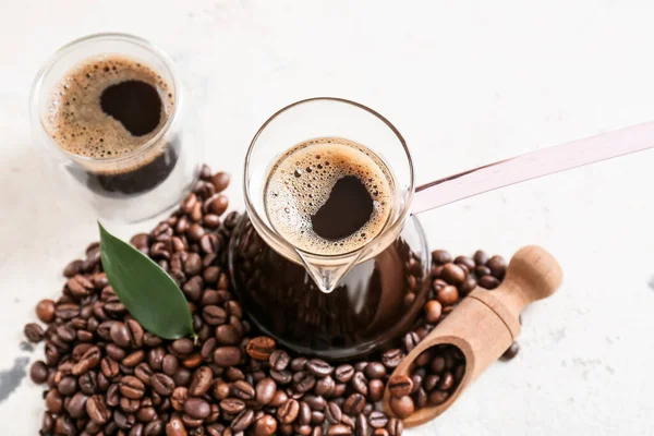 Pot Kopje Met Heerlijke Turkse Koffie Lichte Achtergrond — Stockfoto