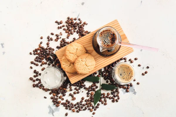 Potje Kopje Met Heerlijke Turkse Koffie Koekjes Lichte Ondergrond — Stockfoto