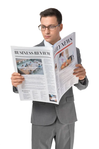 Joven Empresario Leyendo Periódico Sobre Fondo Blanco — Foto de Stock