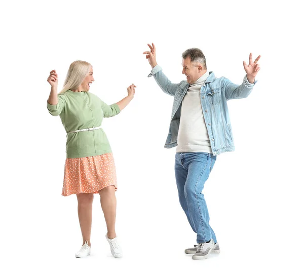 Bailando Pareja Madura Sobre Fondo Blanco —  Fotos de Stock