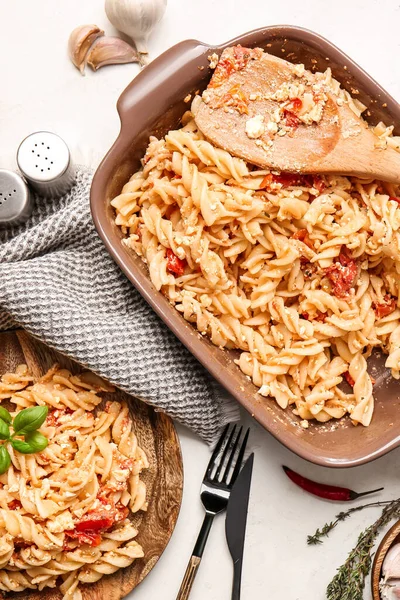 Gezonde Pasta Met Tomaten Feta Kaas Tafel — Stockfoto