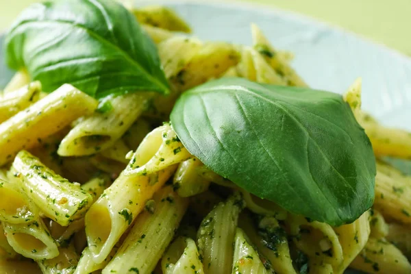 Pasta Saporita Con Salsa Pesto Primo Piano — Foto Stock