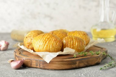 Lezzetli fırında patatesli pano.