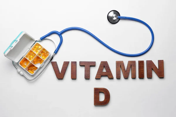 Text Vitamin Med Piller Och Stetoskop Vit Bakgrund — Stockfoto