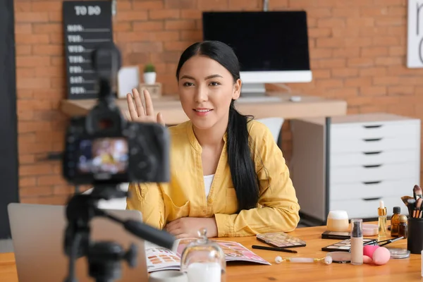 Asian Beauty Blogger Recording Video Home — Stock Photo, Image