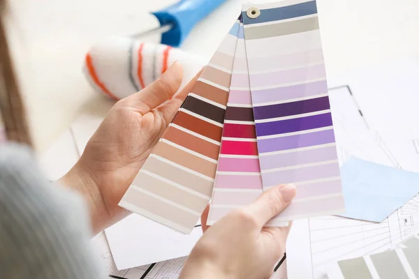 Woman Paint Color Palettes Light Background — Stock Photo, Image