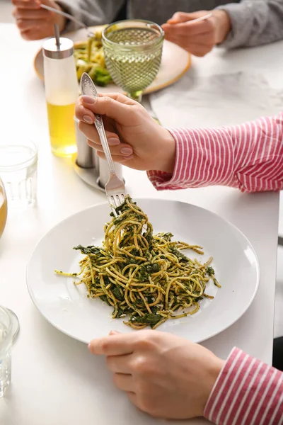 Woman Eating Healthy Pasta Spinach Table — Stock Photo, Image