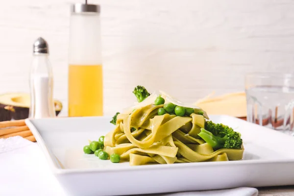 Plate Tasty Pasta Vegetables Table Closeup — Stock Photo, Image