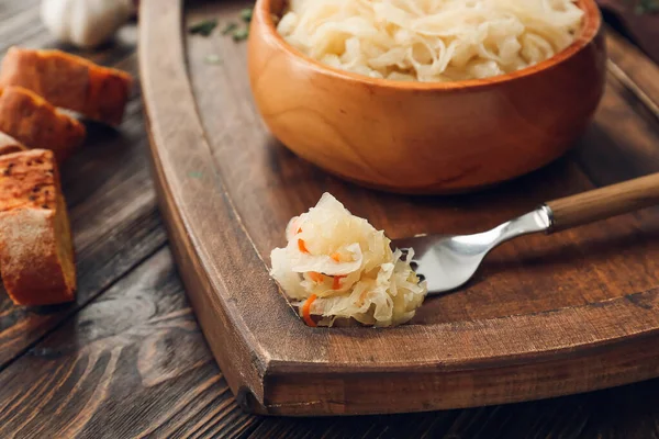 식탁에 맛있는 사우어크 라우트 — 스톡 사진