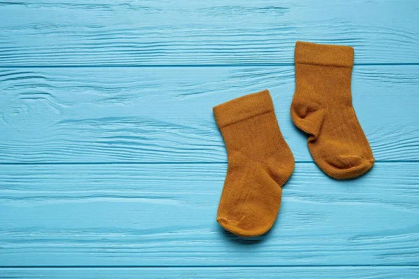 Baby Socks Color Wooden Background — Stock Photo, Image