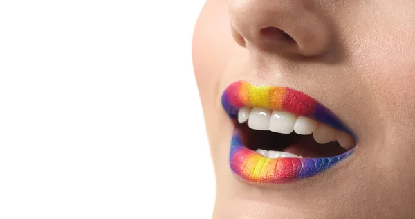 Bella Giovane Donna Con Labbra Arcobaleno Sfondo Bianco Primo Piano — Foto Stock