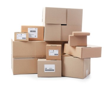 Beyaz arkaplanda farklı paketler