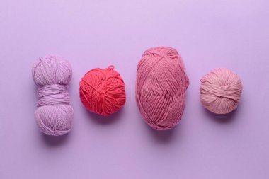 Renk arkaplanında örgü ipliği