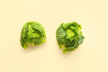 Arka planda taze savoy lahanası