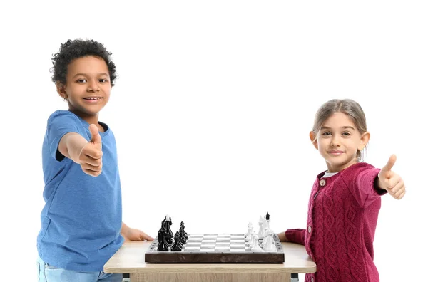 Милые Маленькие Дети Играют Шахматы Белом Фоне — стоковое фото