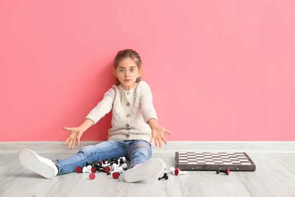 Cute Little Girl Playing Chess Home — Stock Photo, Image