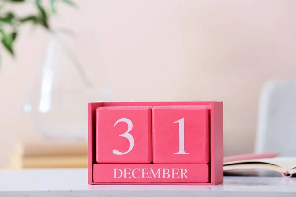 Calendario Dei Cubi Con Data Dicembre Sul Tavolo Camera Primo — Foto Stock