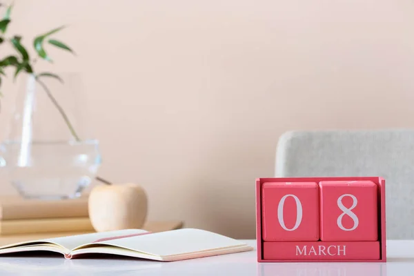 Calendario Cubo Con Fecha Marzo Cuaderno Mesa Habitación —  Fotos de Stock