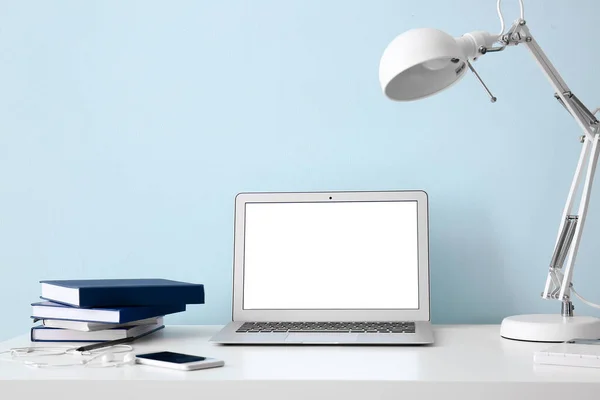 Modern Workplace Laptop Color Wall — Stock Photo, Image