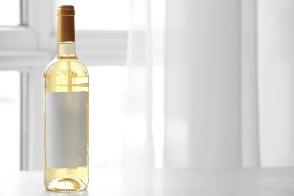 Bottle Exquisite Wine Light Table — Stock Photo, Image