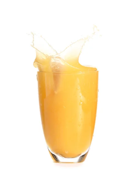 Glas Frischer Orangensaft Mit Spritzer Auf Weißem Hintergrund — Stockfoto