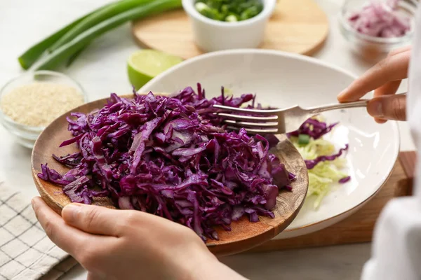Female Chef Cooking Tasty Cabbage Salad Table Kitchen Closeup — Stock Photo, Image