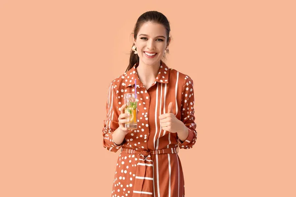 Young Woman Fresh Lemonade Color Background — Stock Photo, Image