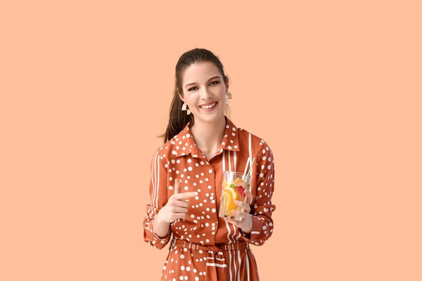 Young Woman Fresh Lemonade Color Background — Stock Photo, Image
