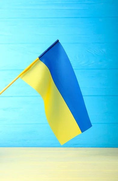 Bandera Ucrania Sobre Fondo Madera Color — Foto de Stock